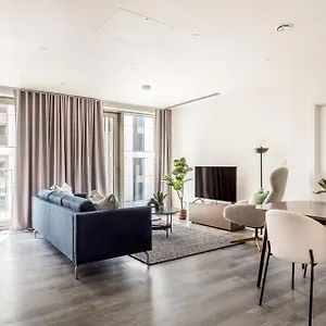 Apartment Urban Rest Stratford, London